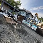 Elmo Oasis